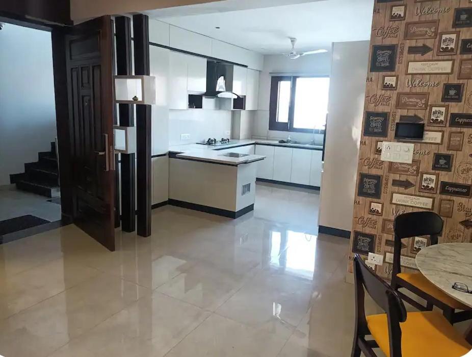 Homistay 1 Bhk Панчкула Стая снимка